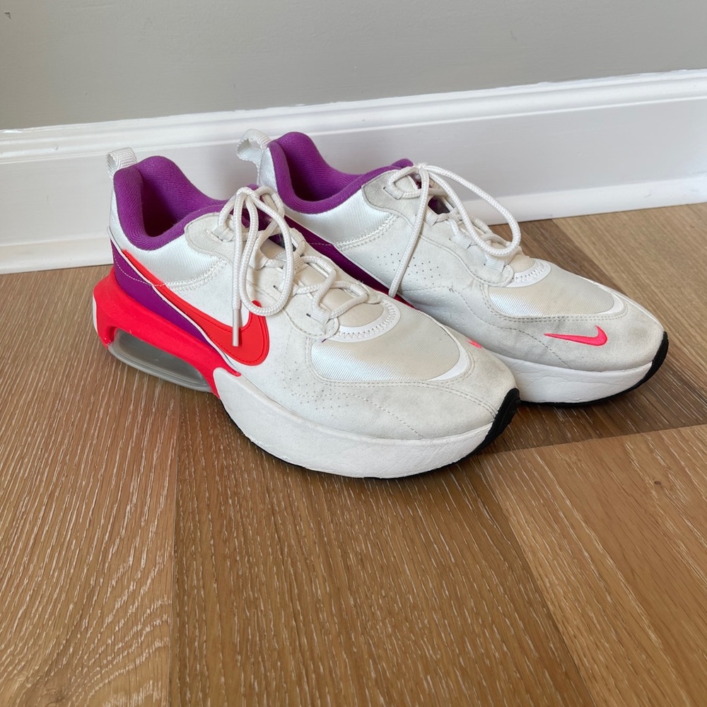 NIKE AIR MAX WOMENS